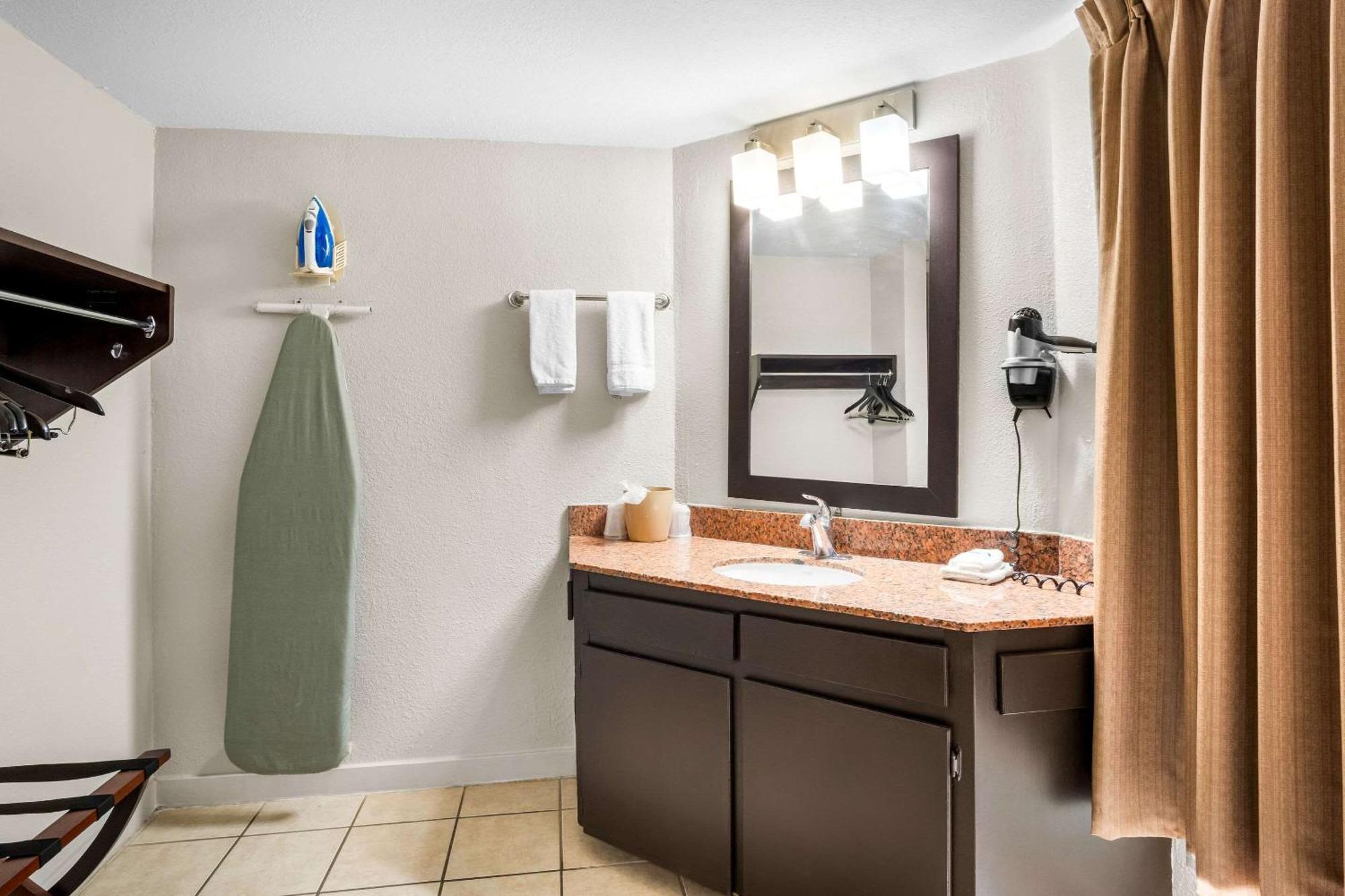 Rodeway Inn Waco Dış mekan fotoğraf