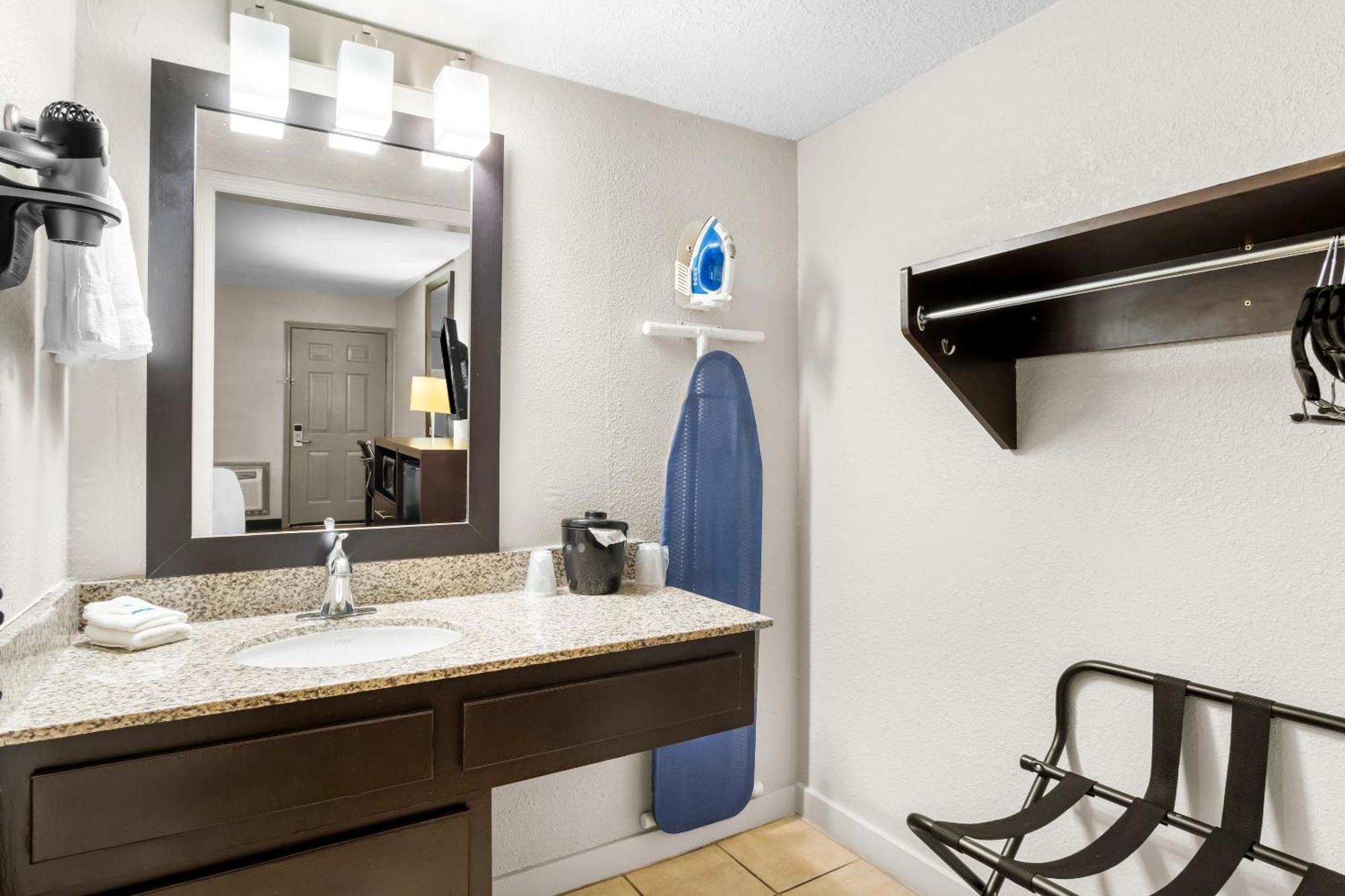 Rodeway Inn Waco Dış mekan fotoğraf